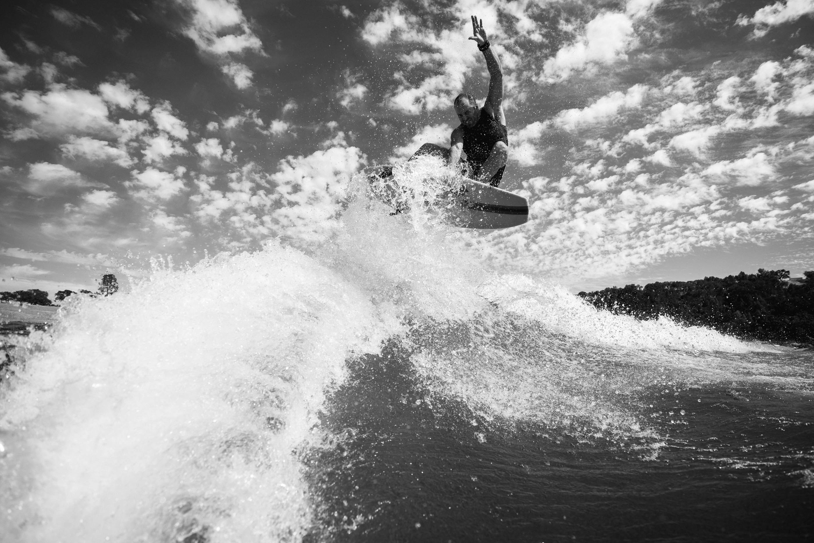 ウェイクサーフィン　wake surfing old Lake Days and Wake Surfing with Johnny Stieg - 805 Beer